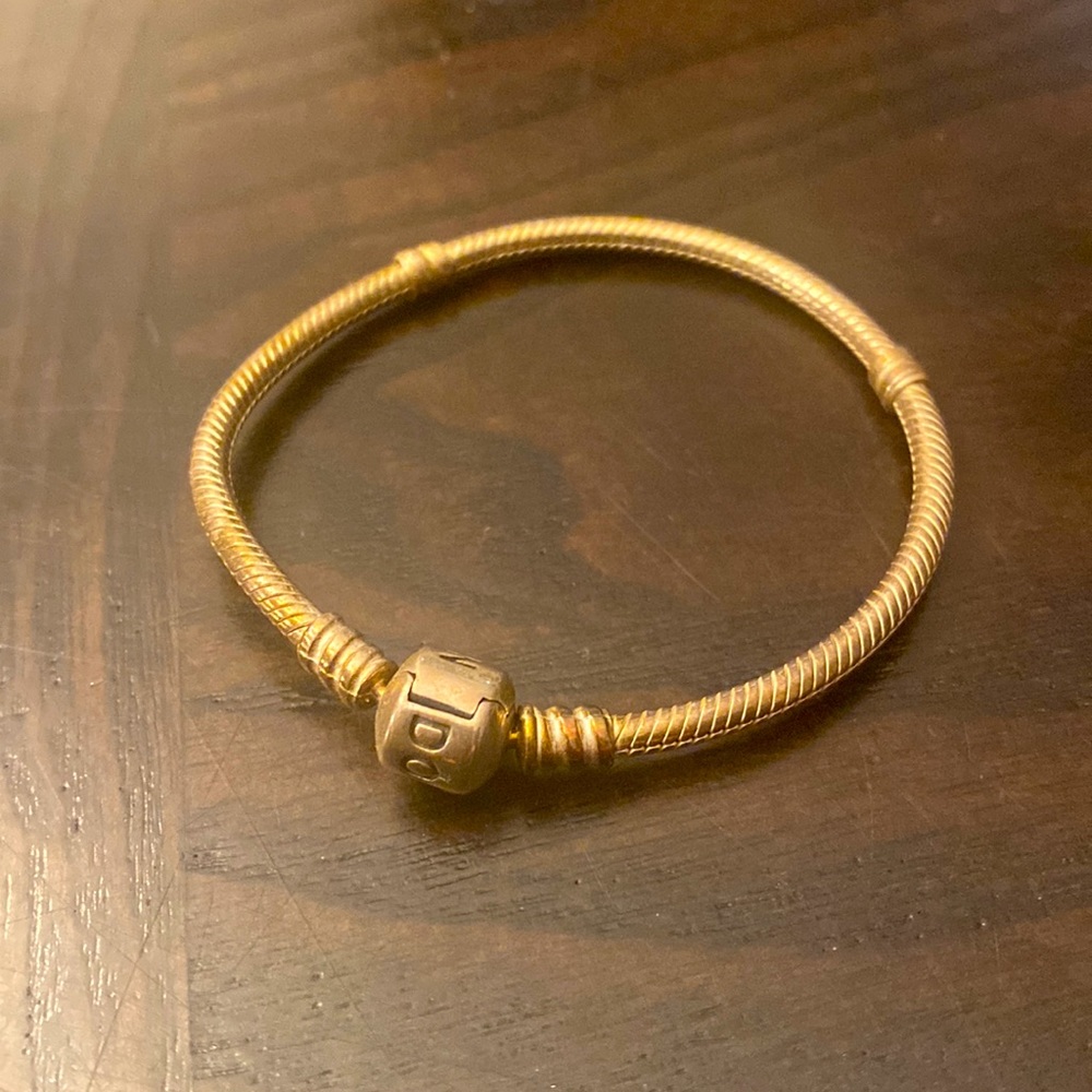 Children’s Pandora single bead bracelet.